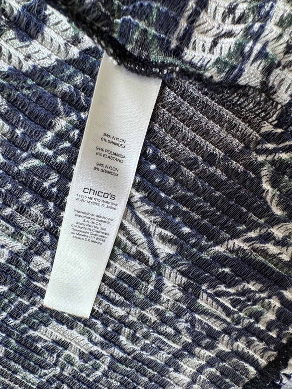 Chico’s Easywear Textured Paisley Cardigan Size 3 - Picture 6 of 7